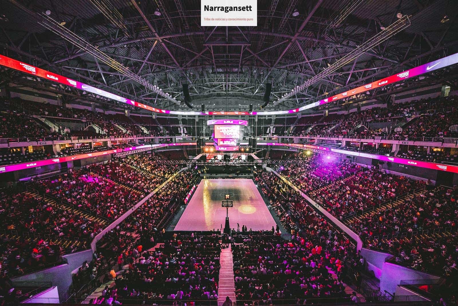 people inside the basketball court