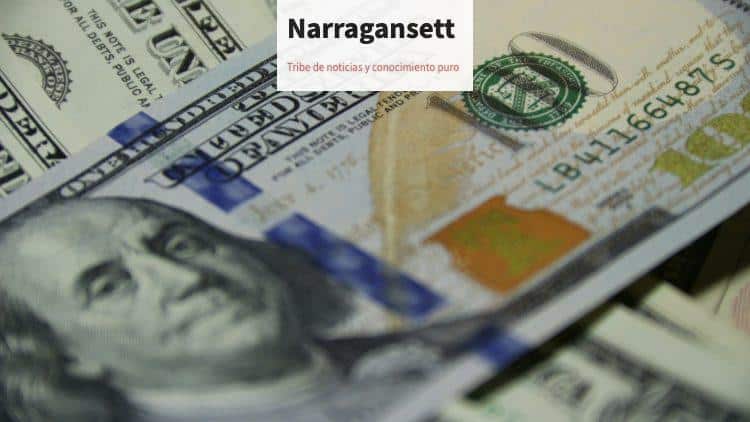 100 US dollar banknote