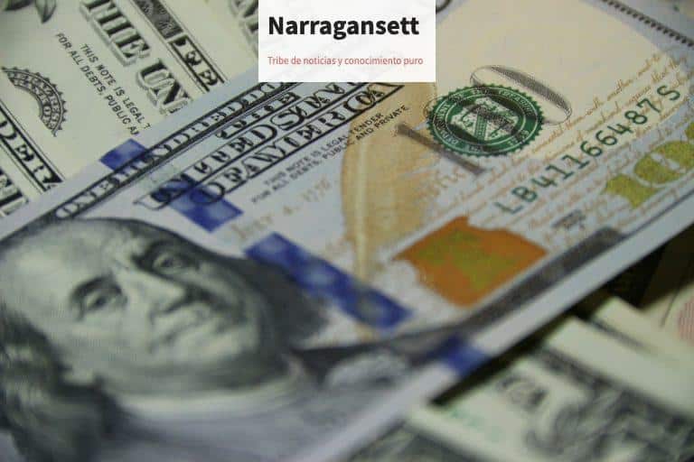 100 US dollar banknote