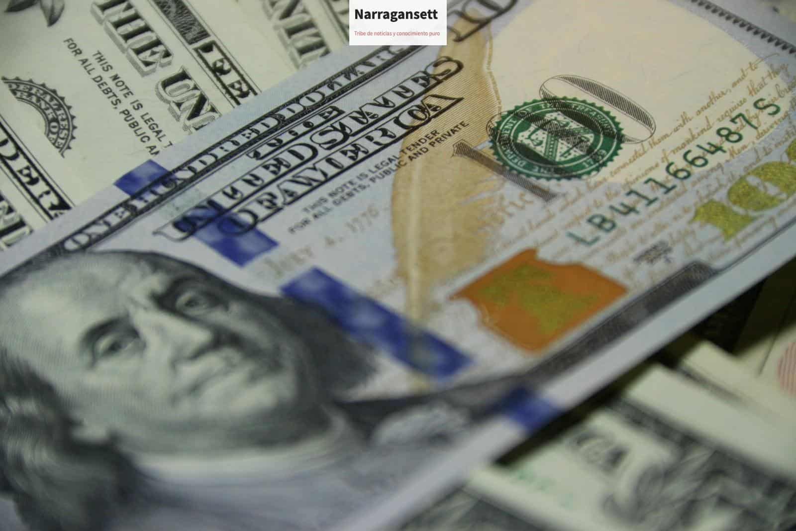 100 US dollar banknote
