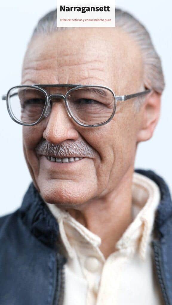 man in black framed eyeglasses